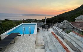 Villa Kristina - Ferienhaus Baška Voda - Topići, Private Outdoor Swimmingpool, WiFi