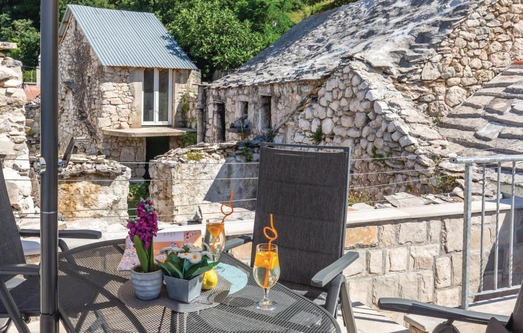 Villa Kristina - Ferienhaus Baška Voda - Topići, Private Outdoor Swimmingpool, WiFi Exterior foto